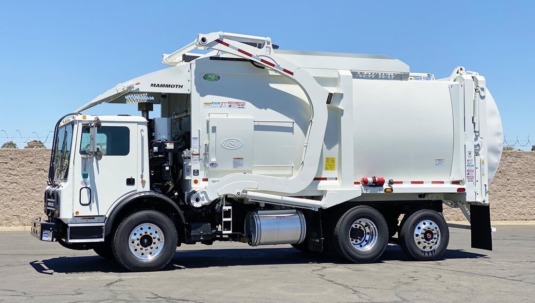 2017 FREIGHTLINER 114SD-NATURAL-GAS Cummins ISL-G 8.9L Oil and Filter Recommendations